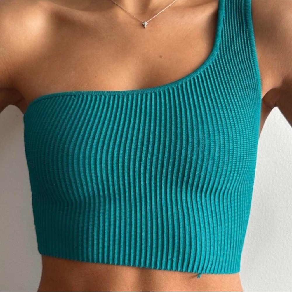 Babaton Blue One-Shoulder Crop Top